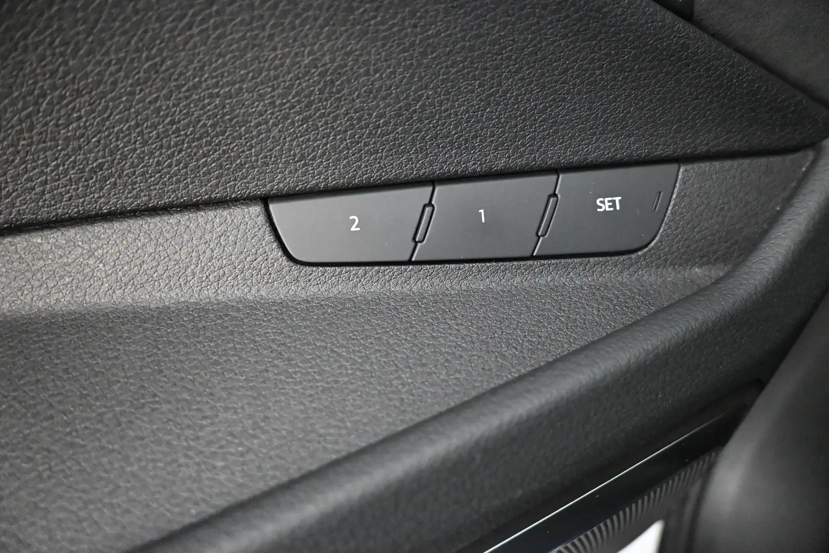 Car Image - 2Vhv4TxSLJLpx4kFKMtuMn