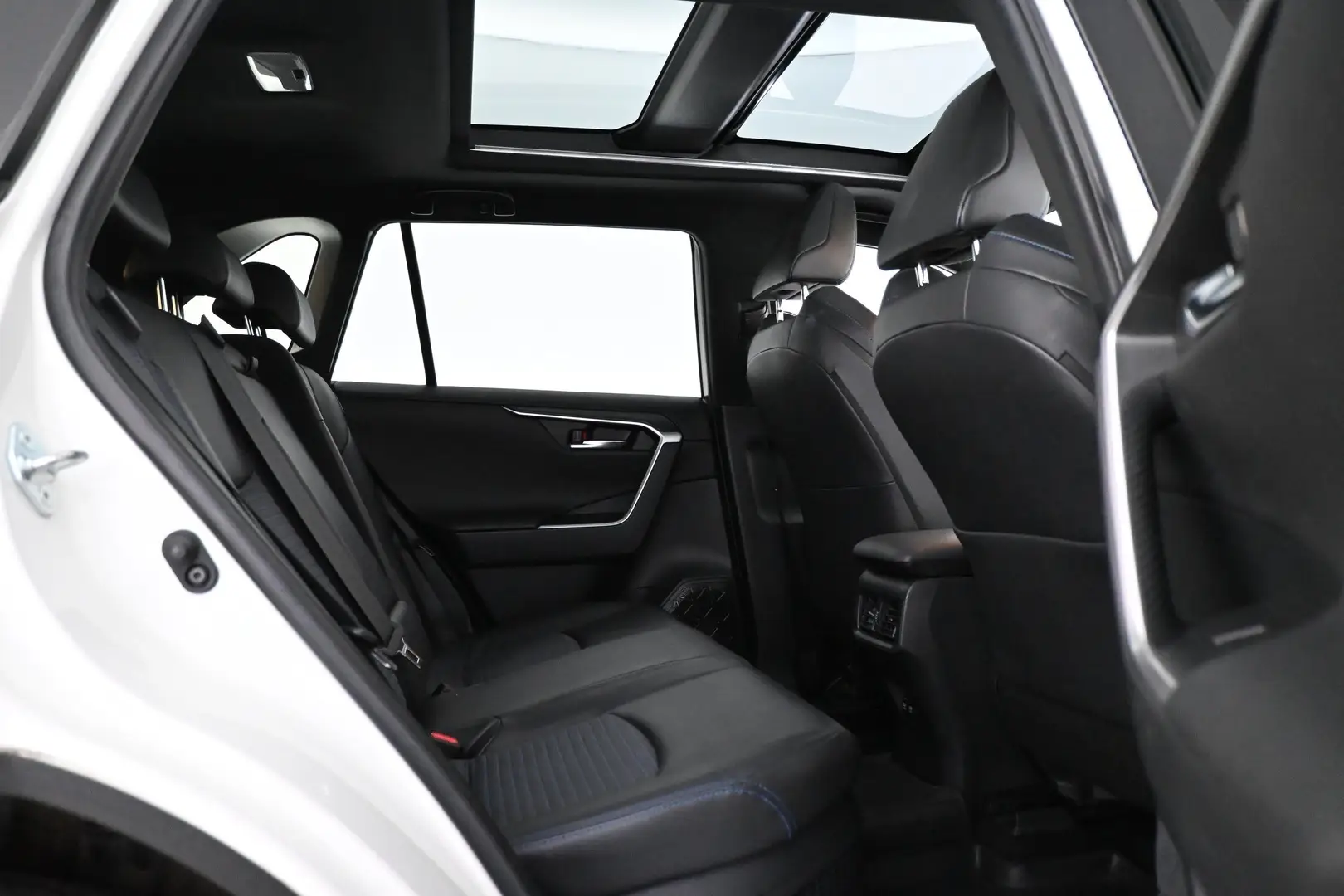 Car Image - 5ttHdX0whO6d6u9RK33l3F