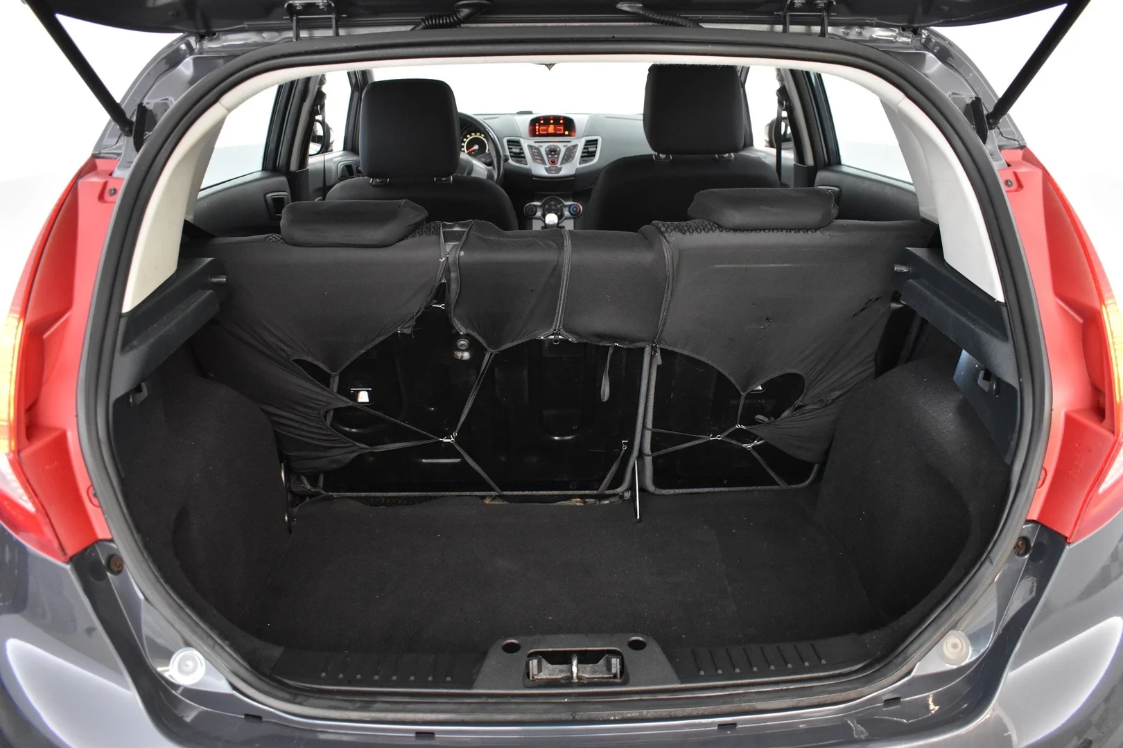 Car Image - 6sYMQoZiJL4QBkhX8b6l0p