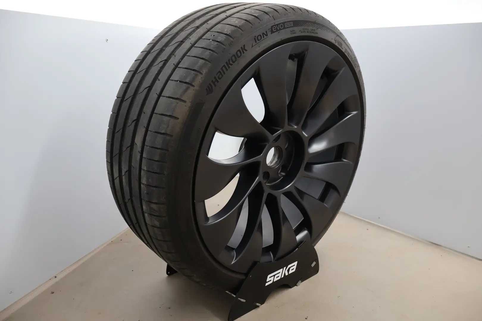 Car Image - 1AX6fMHDADDDLQqrhMfdQB