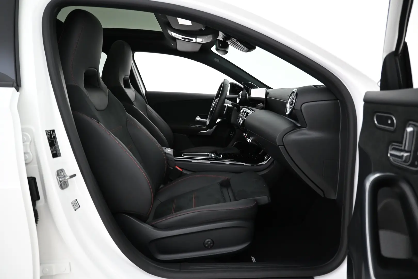 Car Image - 43PQeRfXP39OisKjF8hBln