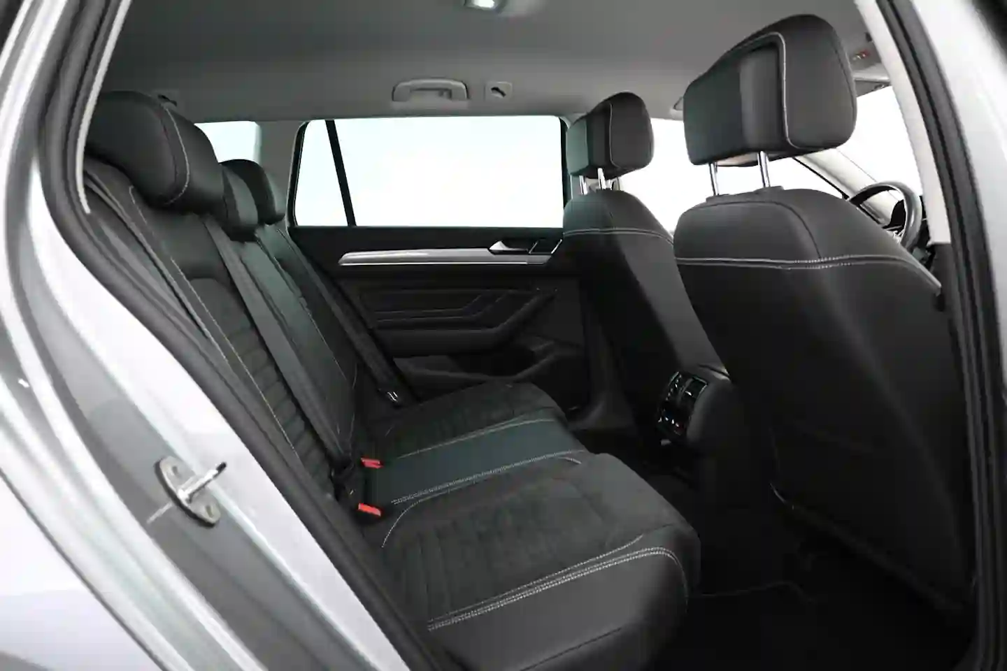 Car Image - 4jGzJJMcN34t4p3lDSfiH5