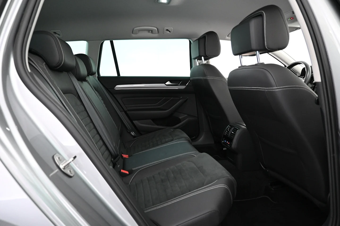 Car Image - 4jGzJJMcN34t4p3lDSfiH5