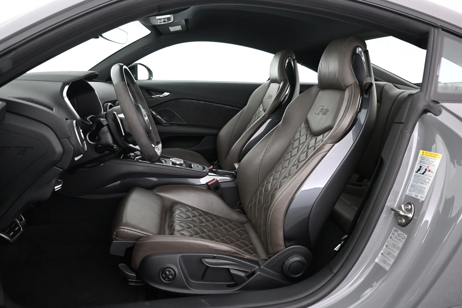 Car Image - 5UaLbhXyJ79Hr3xuVeJkM1