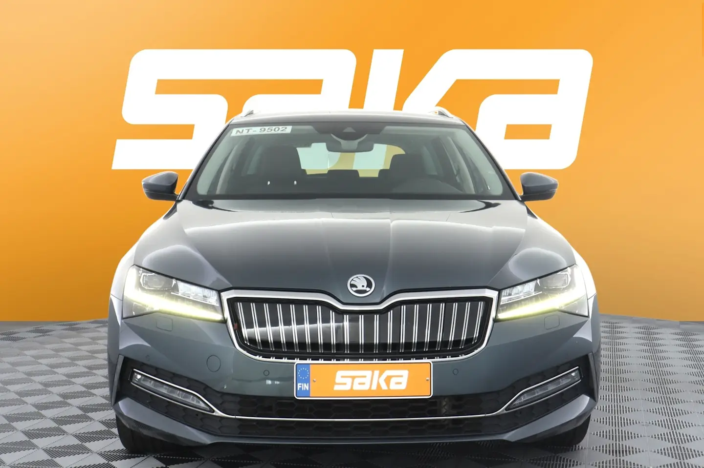 Car Image - 18XN1WL3c4vSF55U1BgOzL