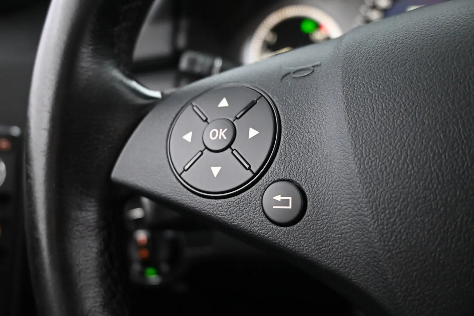 Car Image - 4qOzHF9xYOpYHP9cFv2Tqm