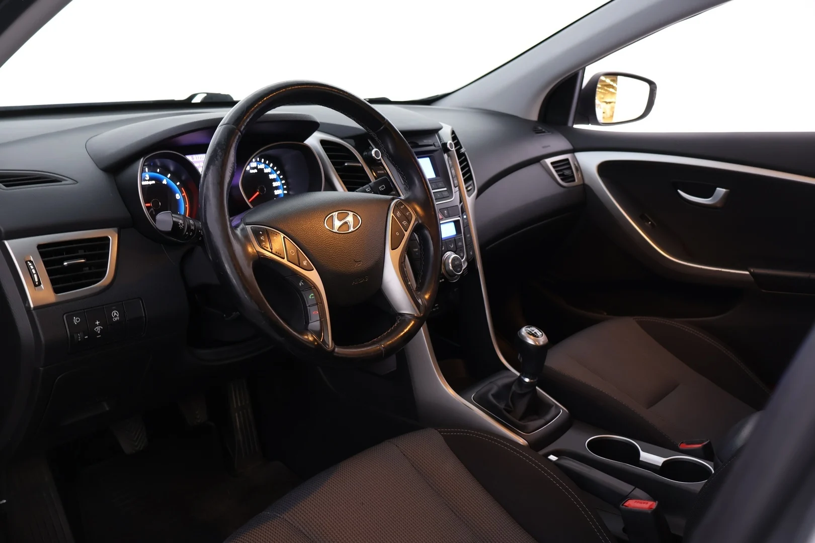 Car Image - USZcLpdPufuz5yi1TlbHN