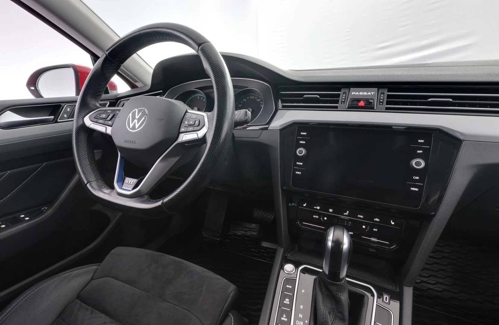 Car Image - Vt1z6hlokY5ikc3rR2uje