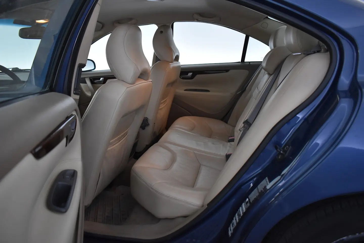 Car Image - 7ESmUPJPaPt8T2rz5rfqYp