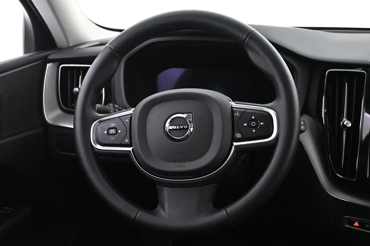 Car Image - UkDHRV7B0gWjFV2qsPc2e