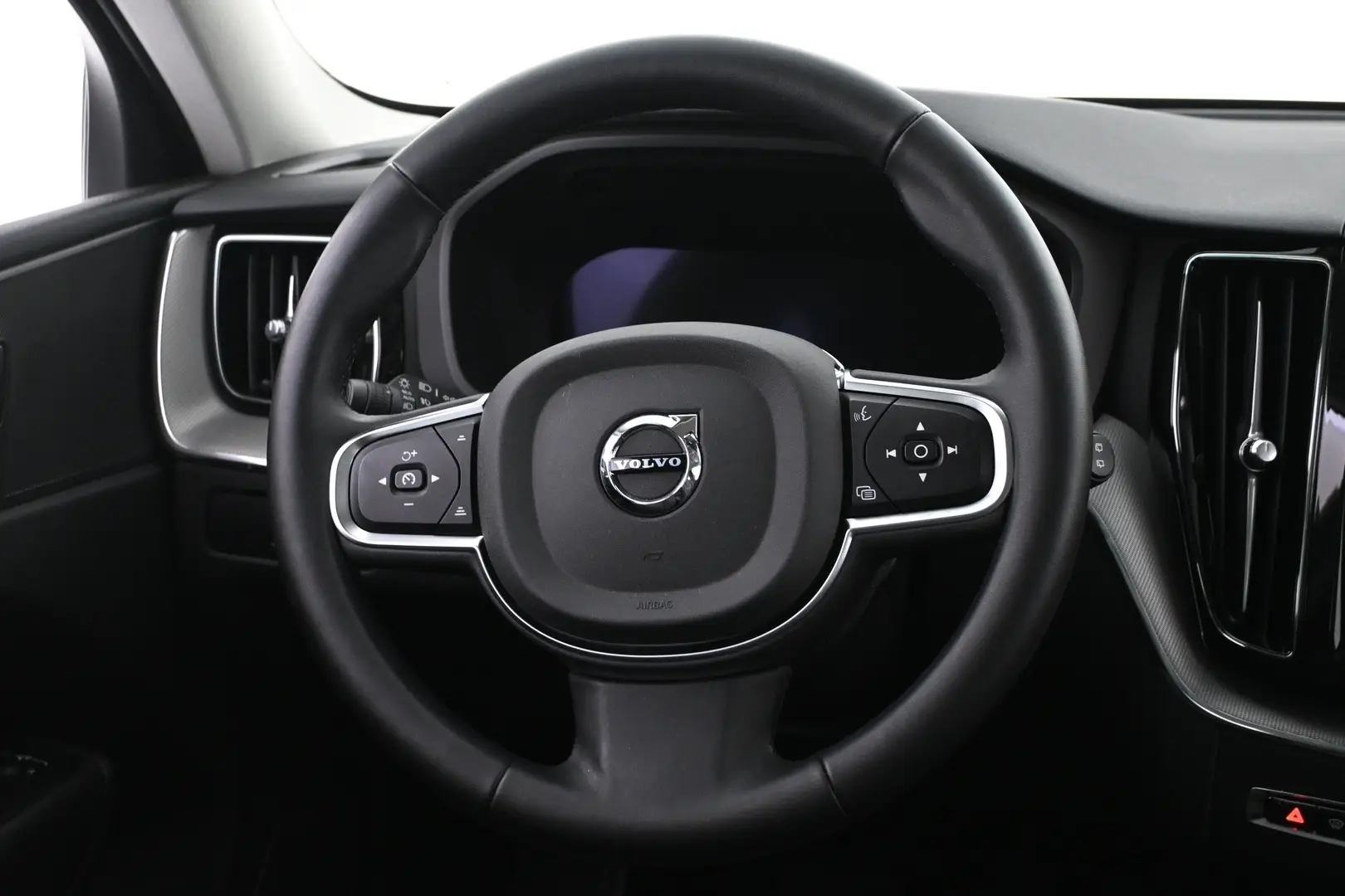 Car Image - UkDHRV7B0gWjFV2qsPc2e