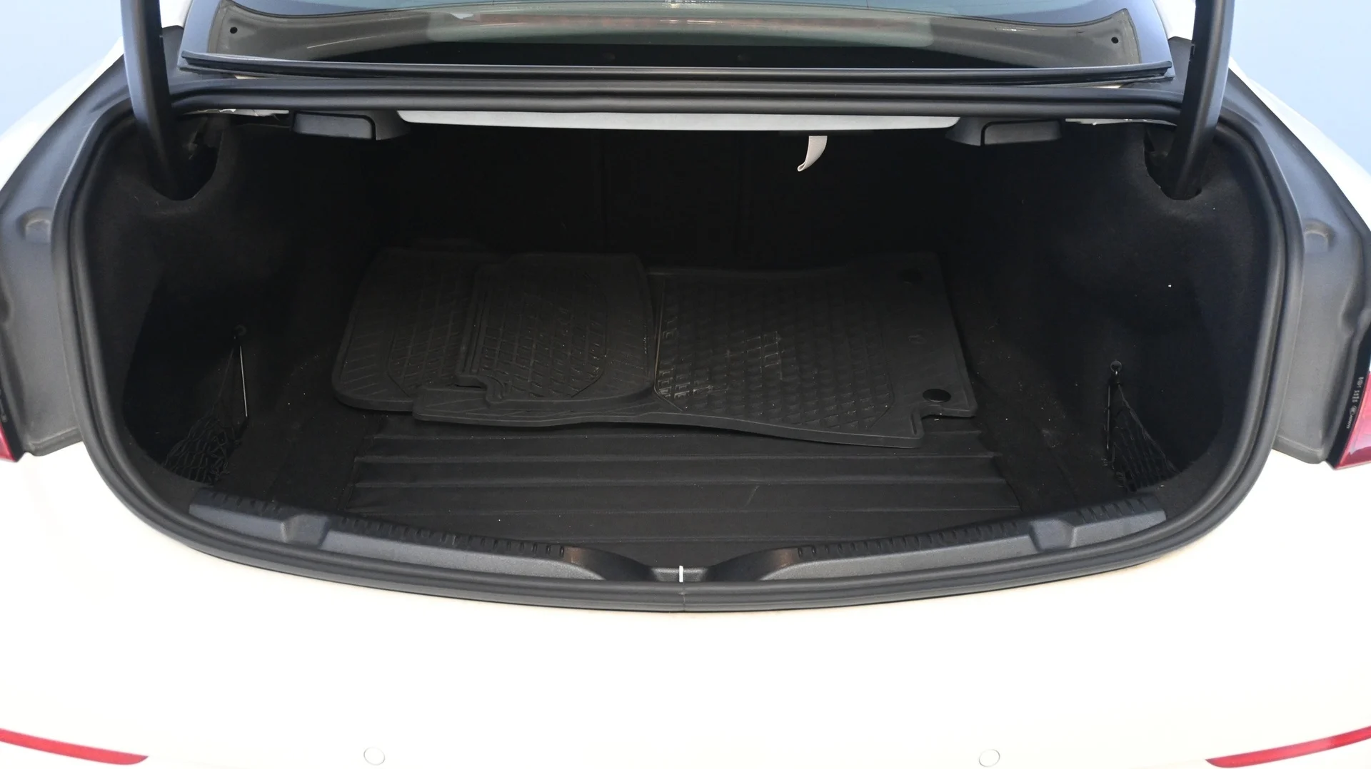 Car Image - 4YkzpIhcEmOtJVZ2lkg8Mb