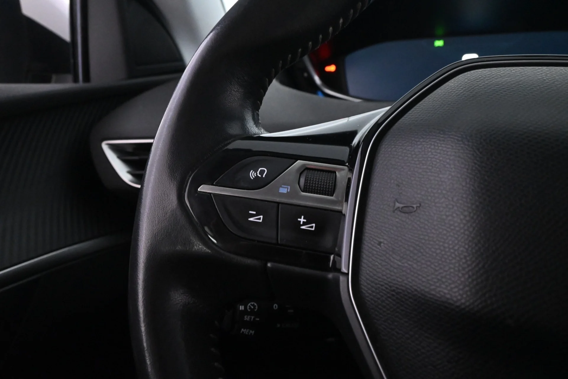 Car Image - 4LB8PbqiPgEW8SlCdYgdld