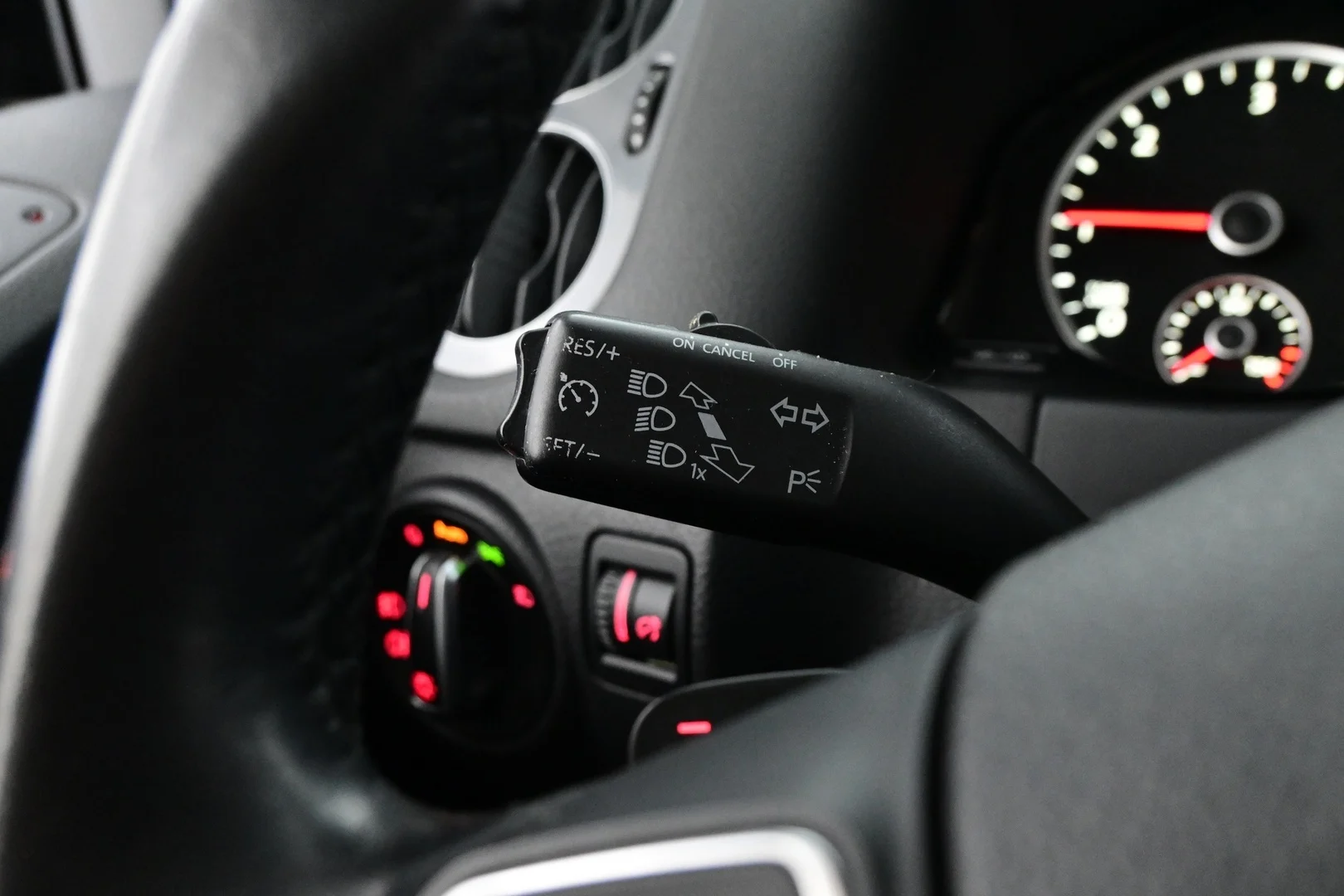 Car Image - Y6PVhPx4tZ4diMNYaqIQo