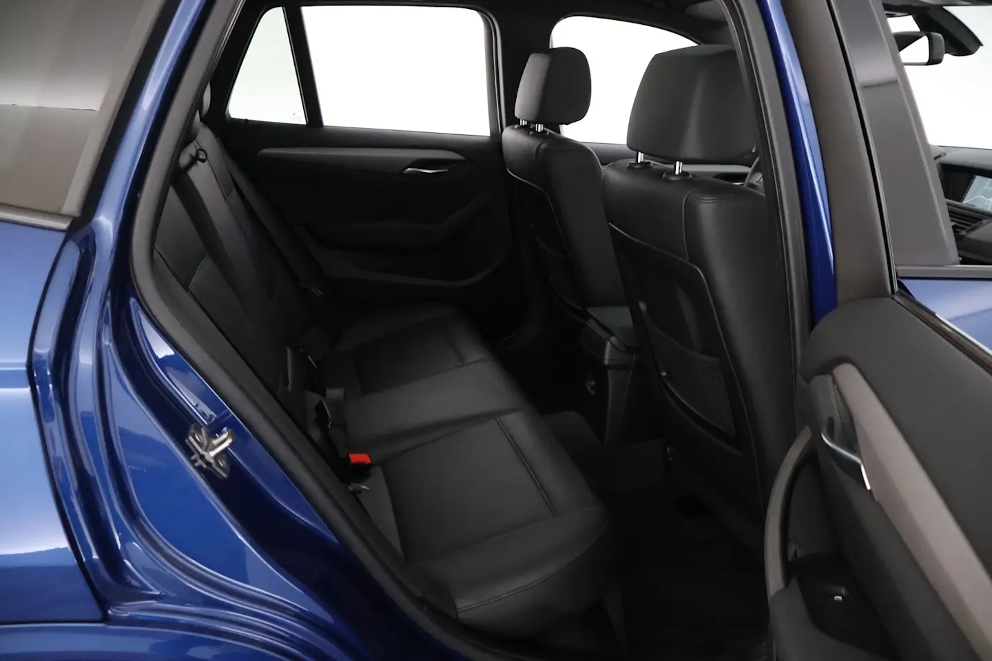 Car Image - 77IsHvSOuIvNiFFsn9eSKb