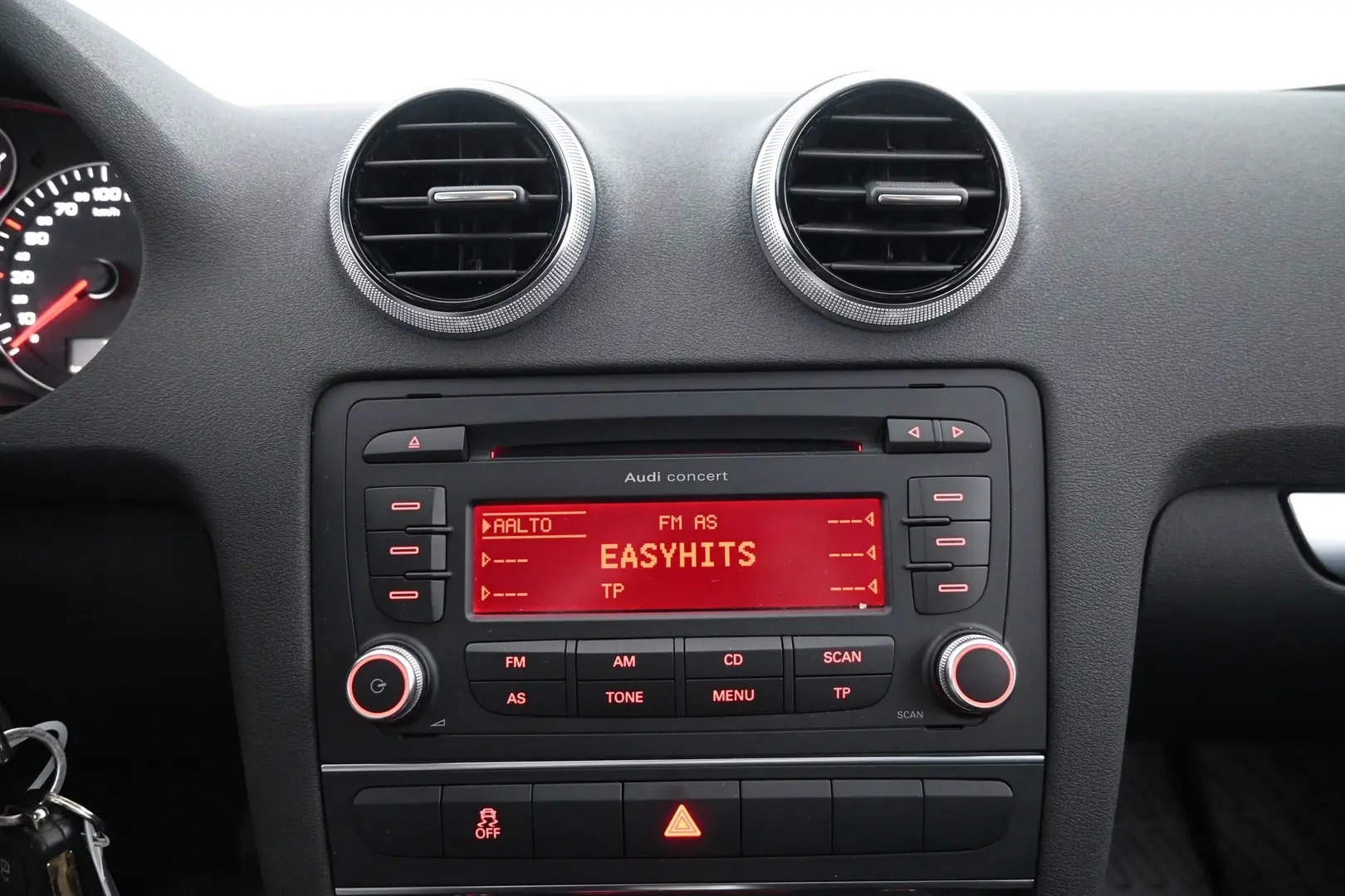 Car Image - 6jxFVkybdVqfKRMfFfi2I7