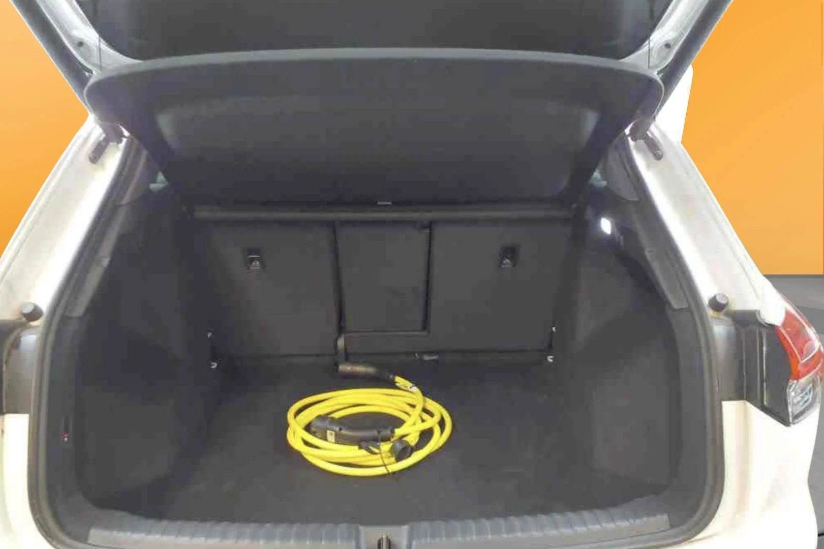 Car Image - 7oLyX1UU51z2kzdOlN3izd