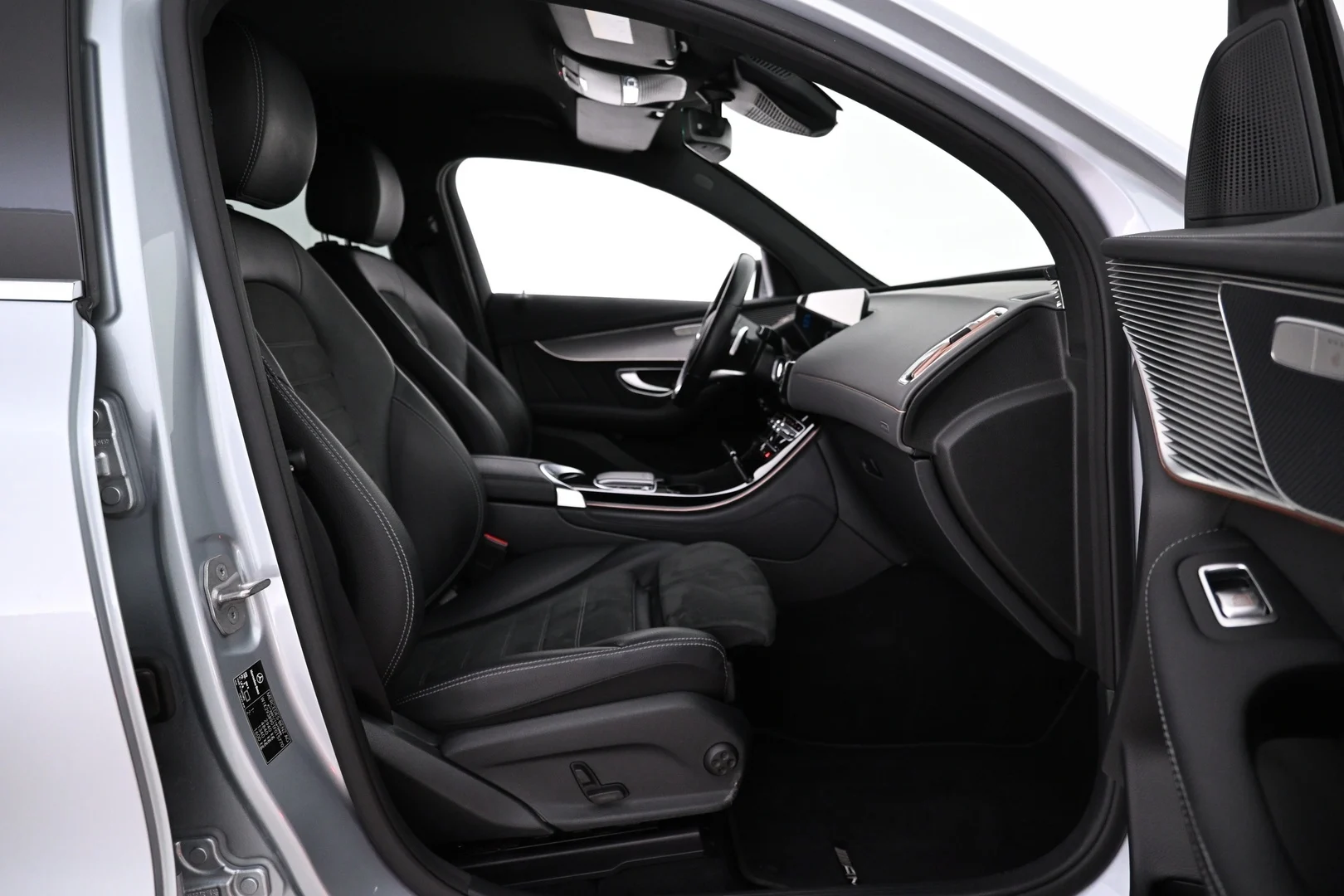 Car Image - UylbAMgni6VPaLYcQJA8q