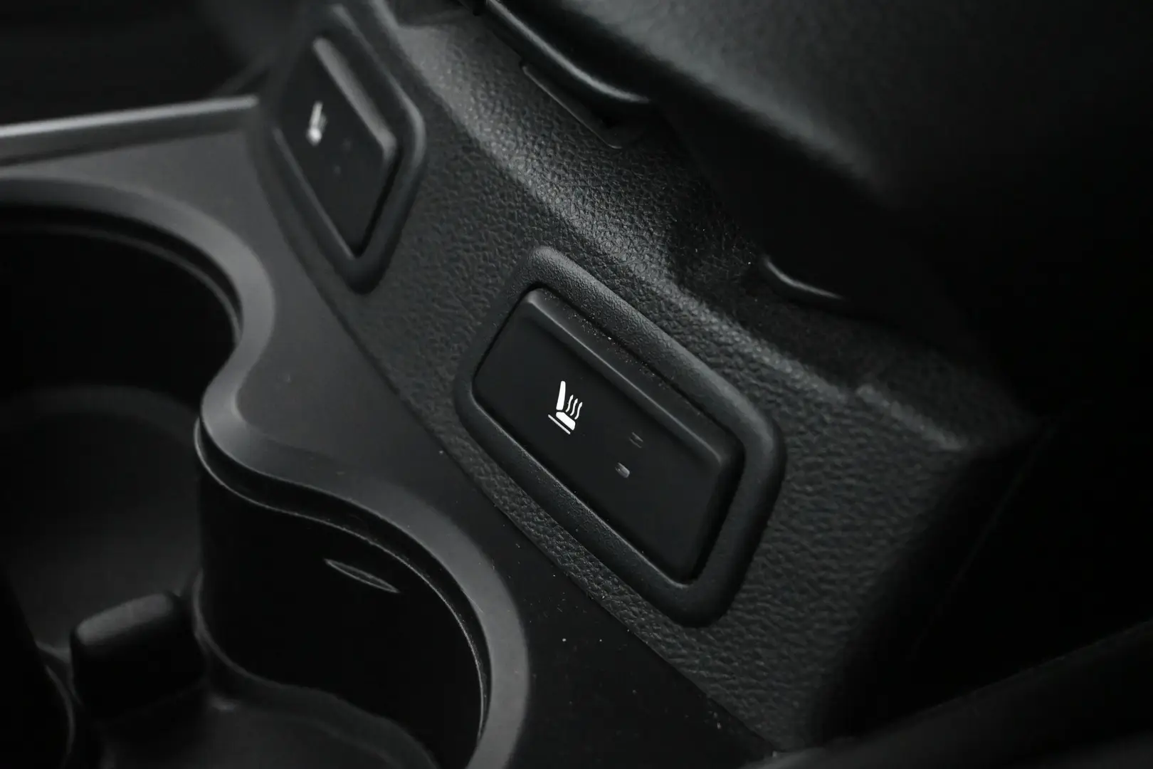 Car Image - 46jN0kBdXzrwwAGIuE90i0