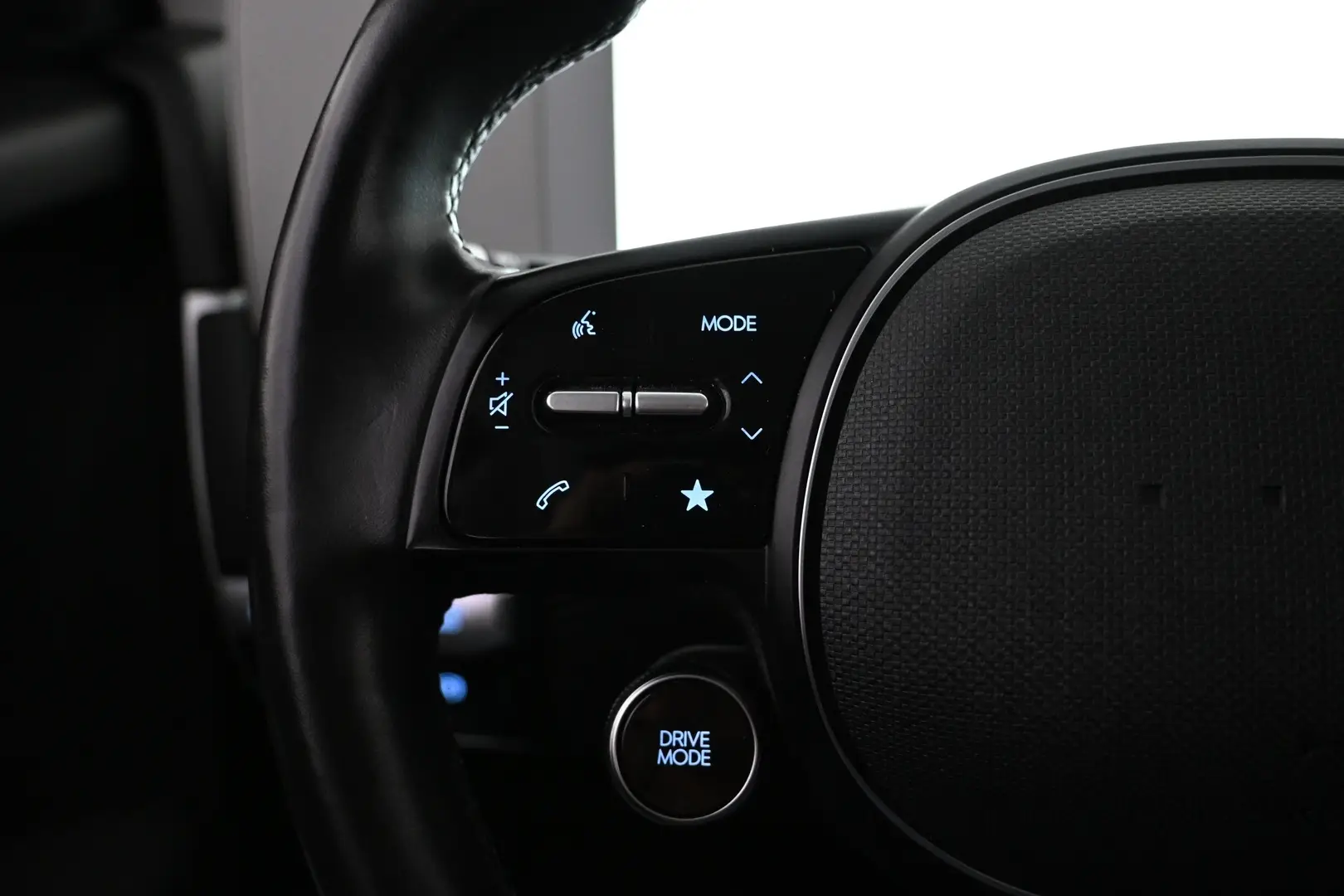Car Image - 31eEivaXO2BBf3rYcwBxC6