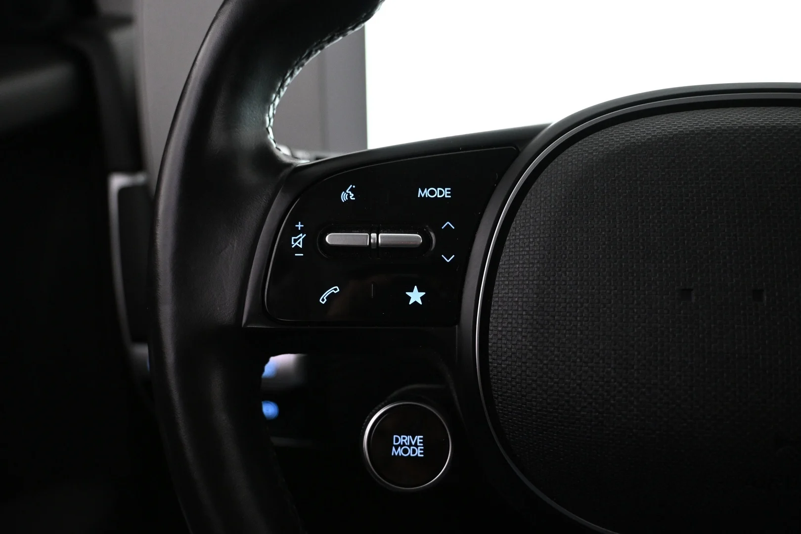 Car Image - 31eEivaXO2BBf3rYcwBxC6