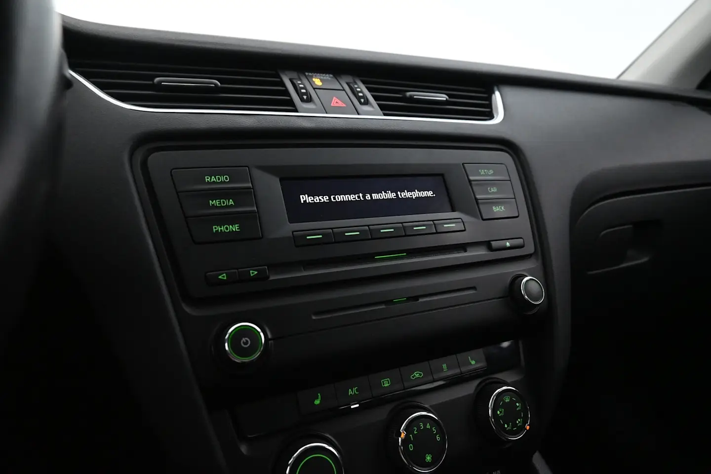 Car Image - 5ArKUb0eBEtdTCjbCAXT1l