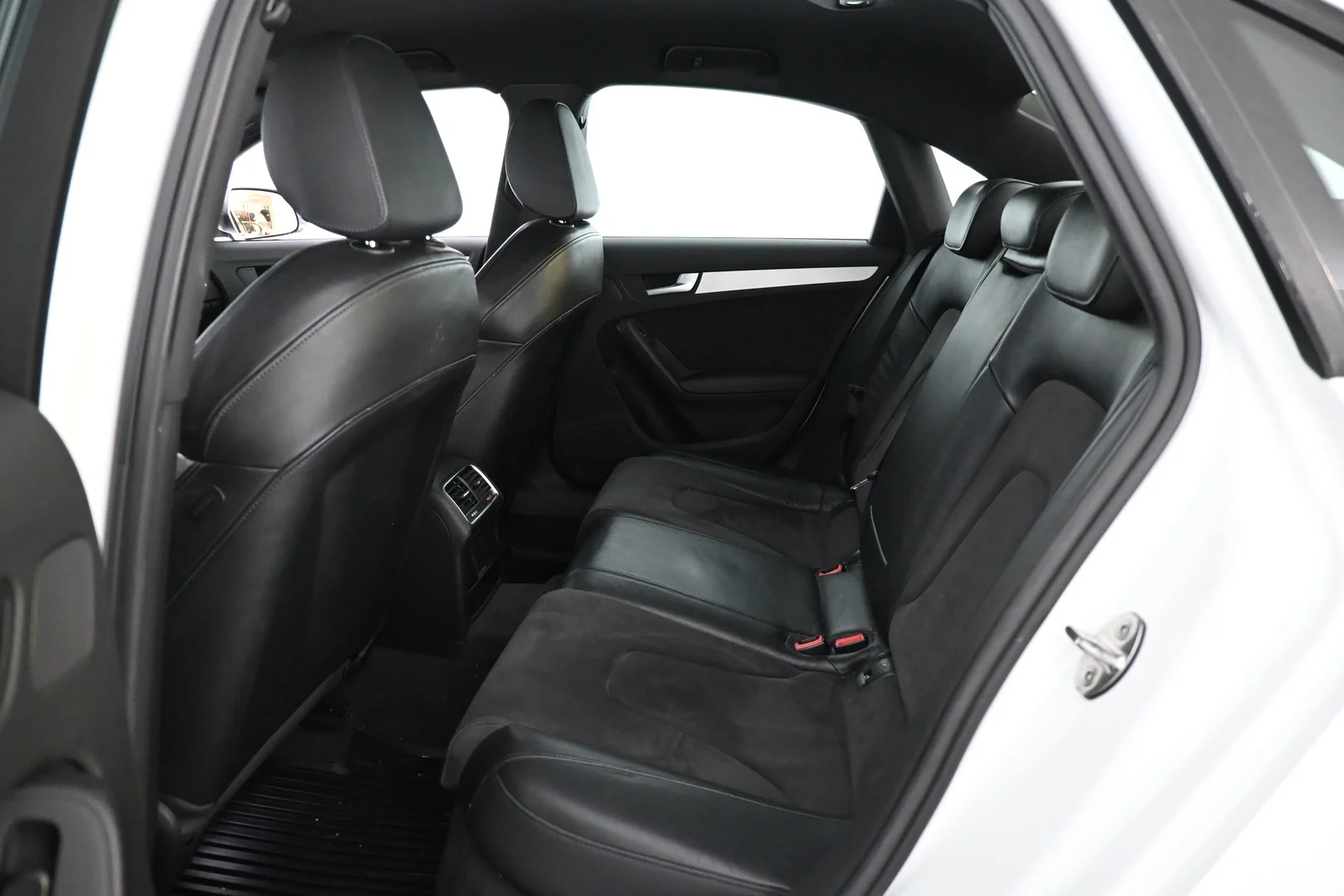 Car Image - pJnDgH3BeAeHvcfWOYcvP