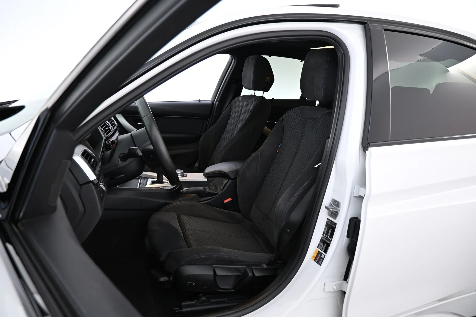 Car Image - PYsiOOg3BFKT5N8Dm6I9v