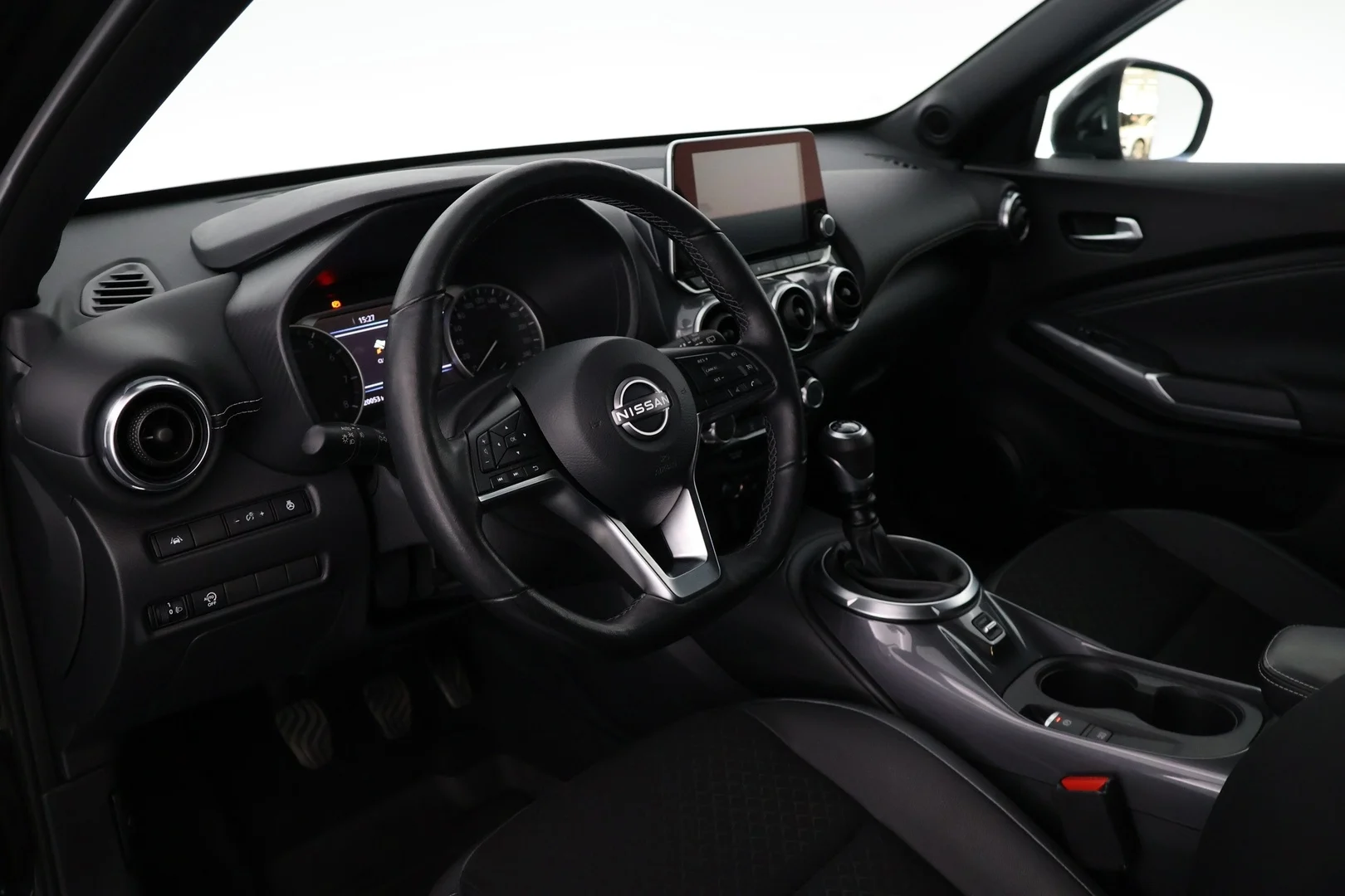 Car Image - 9zvIKBB9xqGyw4PYhA5JL