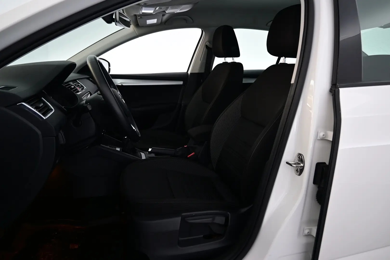 Car Image - 2TiAgTzN0iE7coldaZcwPu