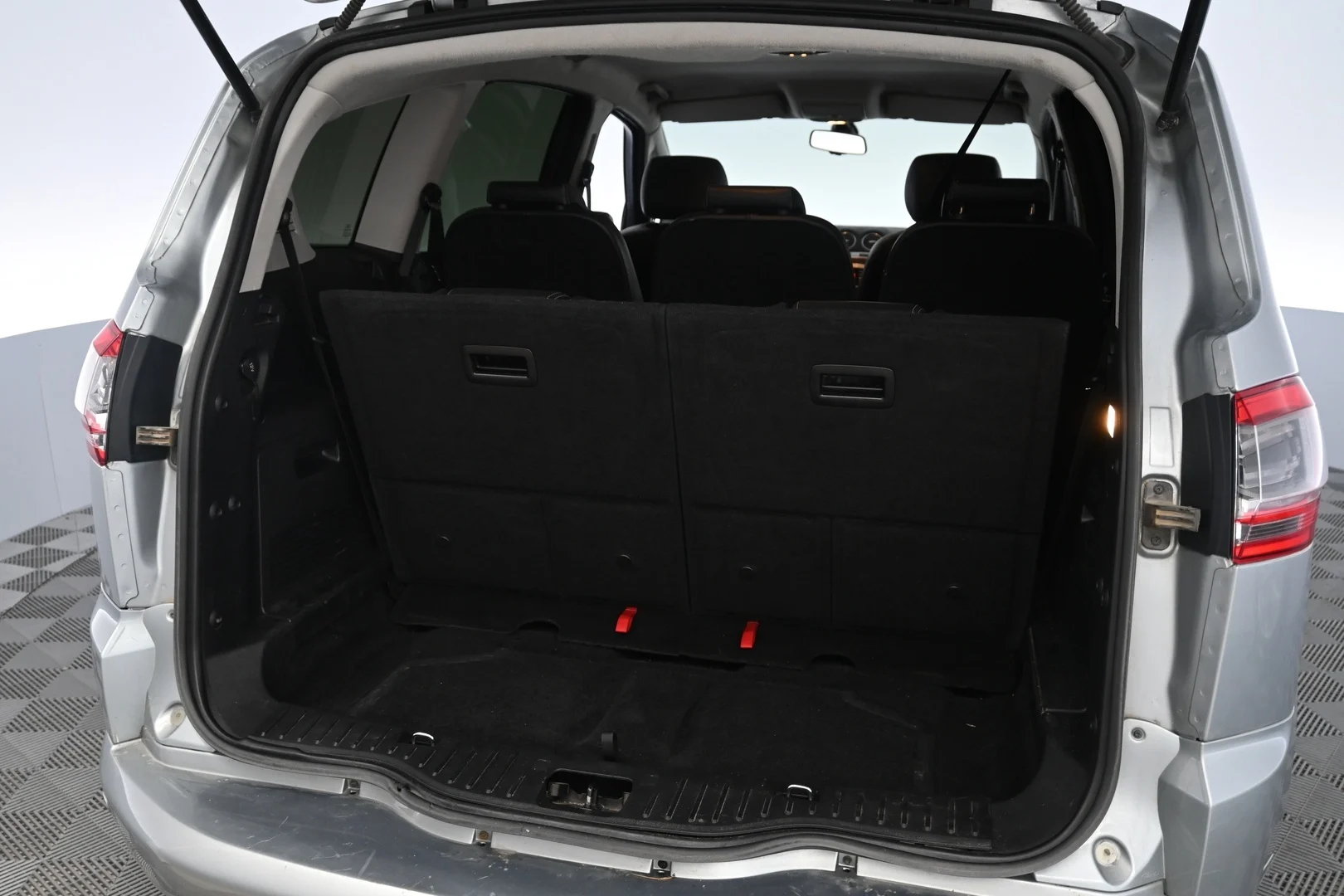 Car Image - 2cNQ7mdBQmKum51xKXoVMH
