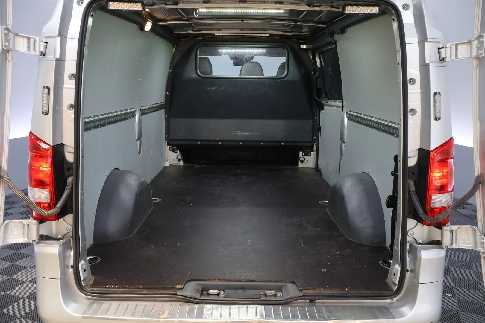 Car Image - 7fTsqHDHWakAsiRVN8P1na