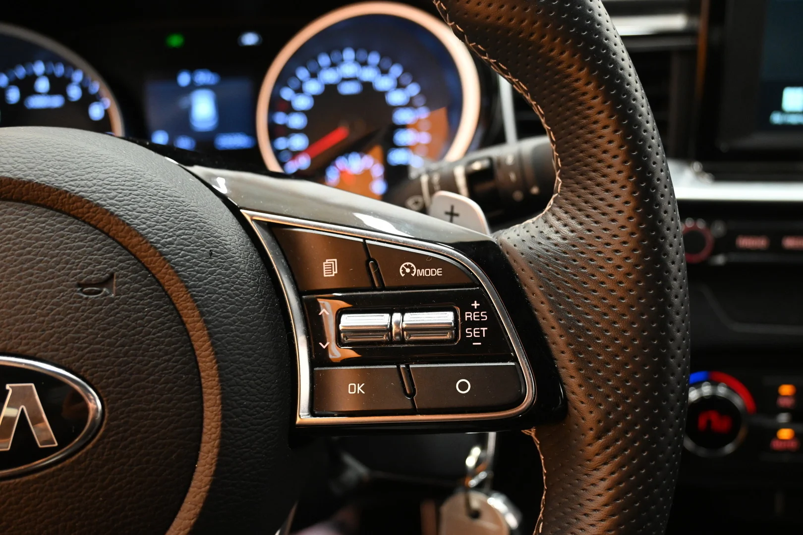 Car Image - 3VIfji0jppKKKHT40e54pC