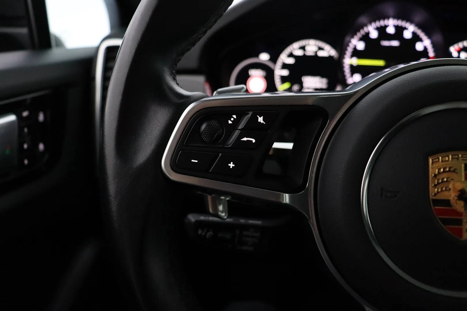 Car Image - JcfdJXjBU80tu0Igl4oBV