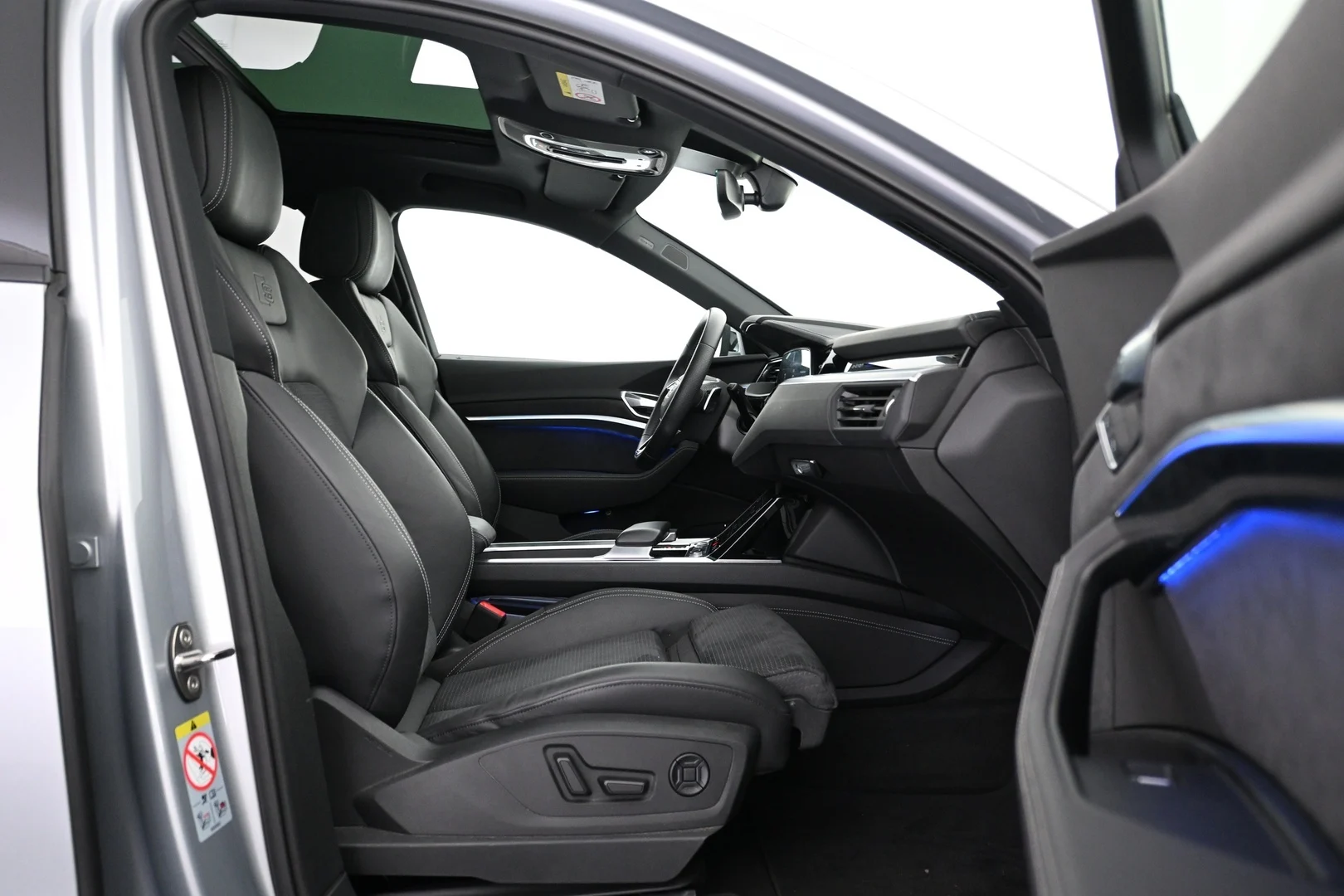 Car Image - 60AzQy0xzNASpTqDj2DUNT