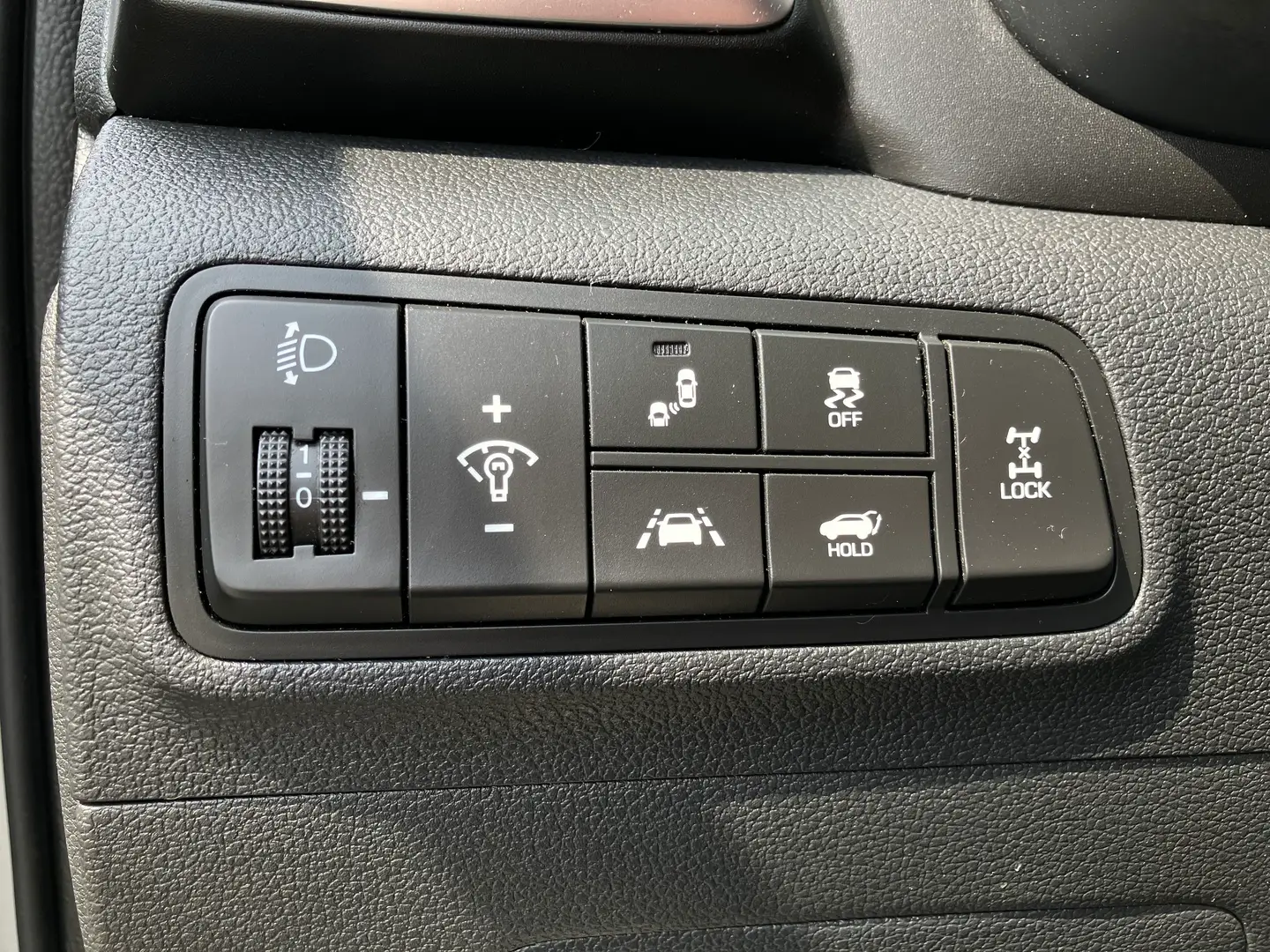 Car Image - 3Inc1SUn4HdjwnfqCbcEpT