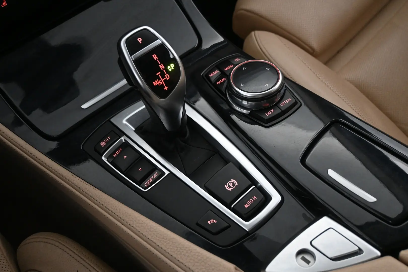 Car Image - 2QlVBRasV1XKM1xrVUv5nd