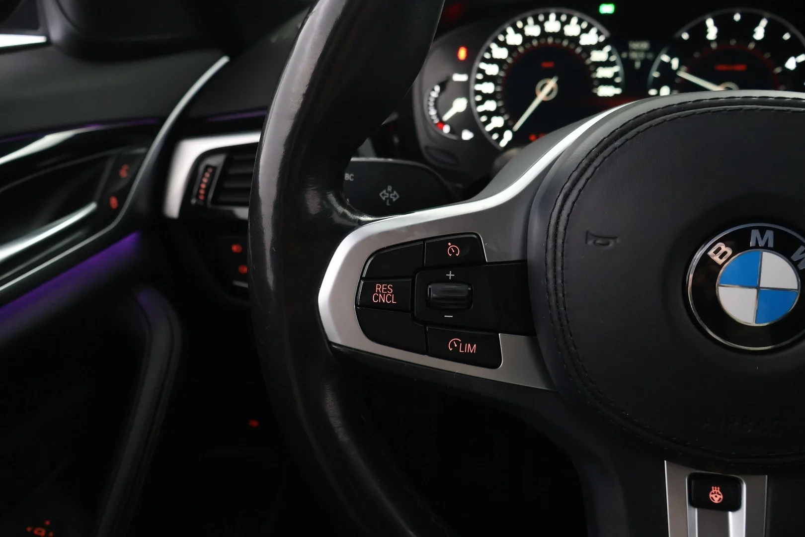 Car Image - 1mA9BMBqMxsvhjS8w4uyXg