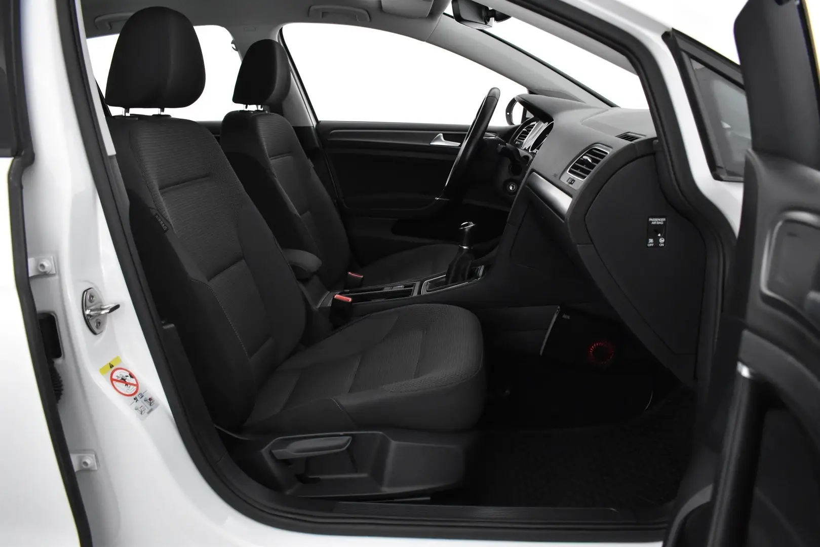 Car Image - 7DpxiuX80BAEx6dmcqArtq