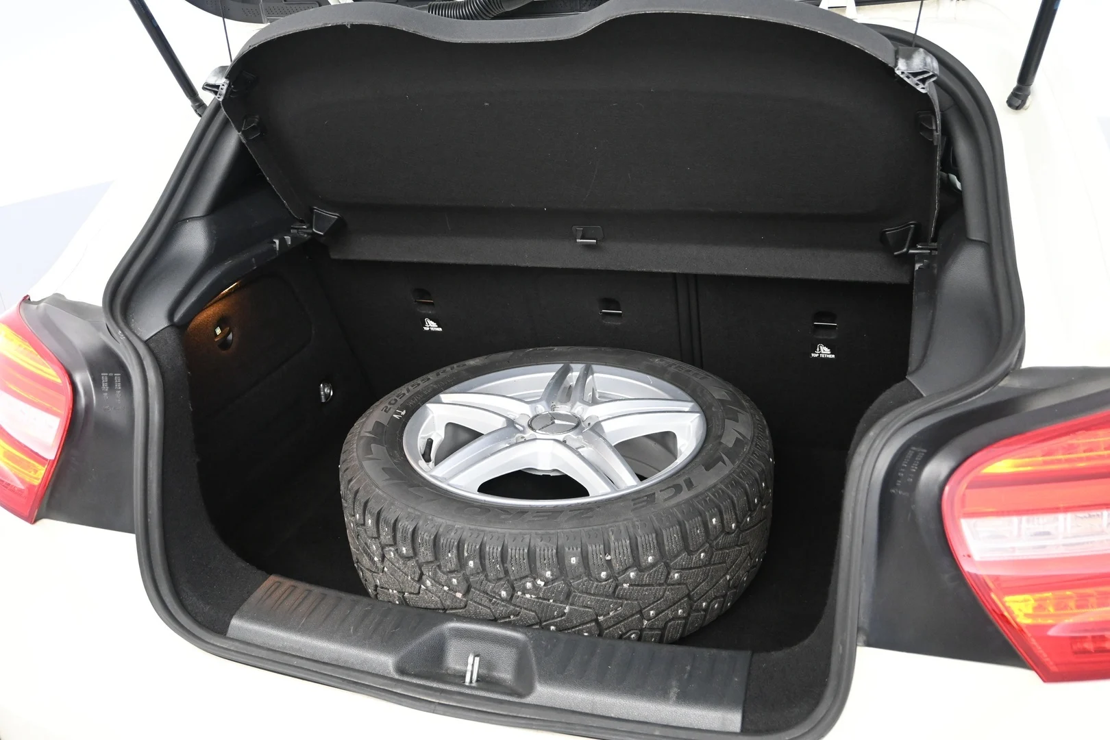 Car Image - 2w2DNP8tO38ppuPSFFaUjv