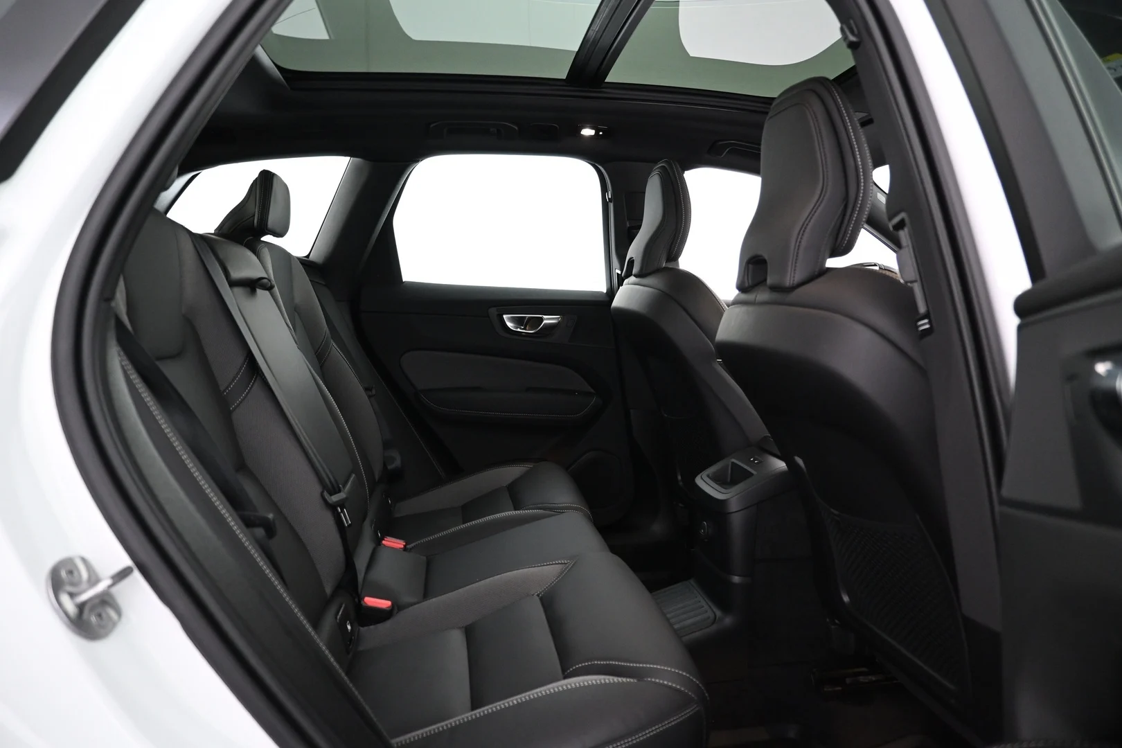 Car Image - KnEBwVBOOgVQD9JPne4L0