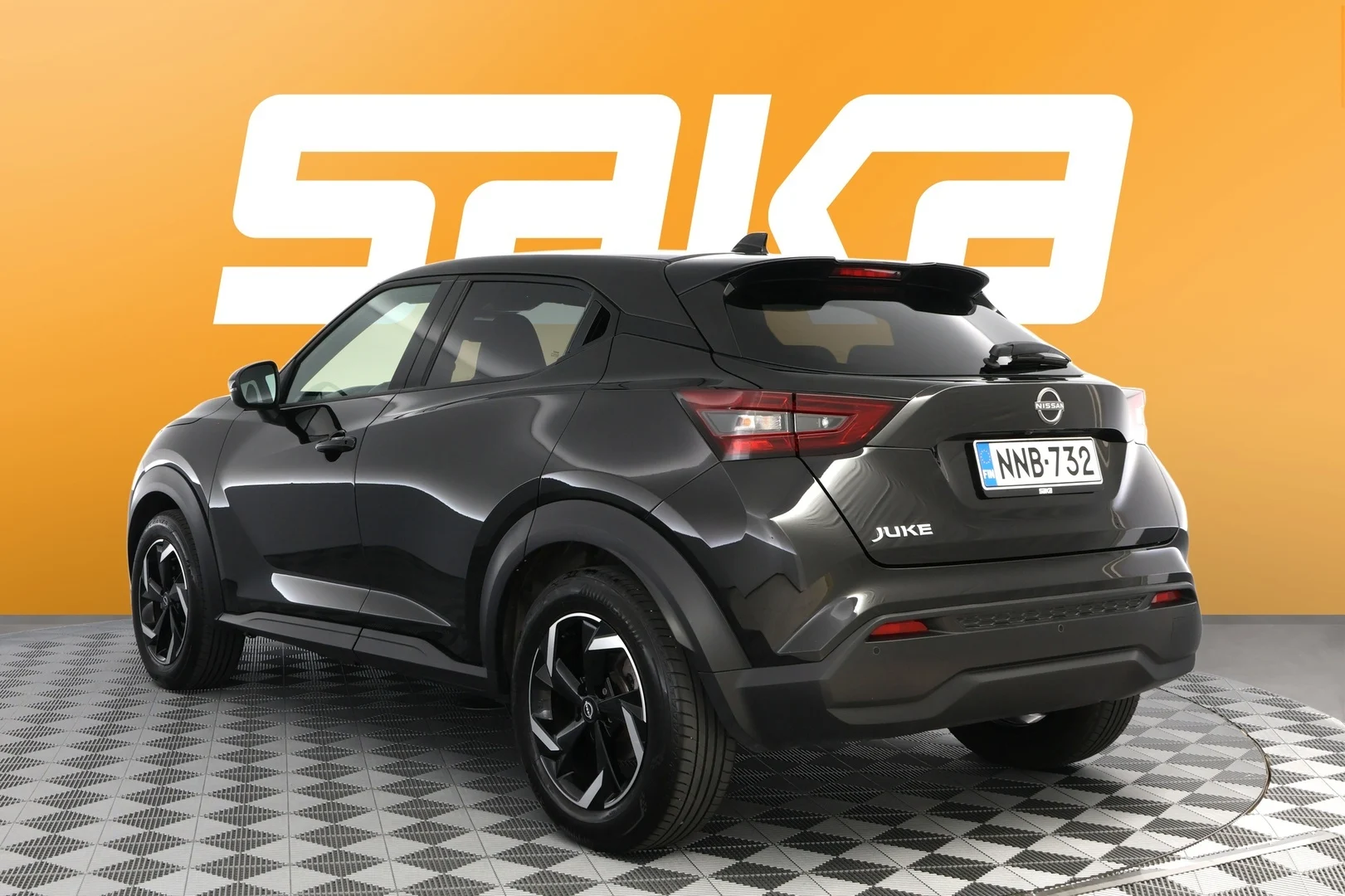 Car Image - 9zvIKBB9xqGyw4PYhA5JL