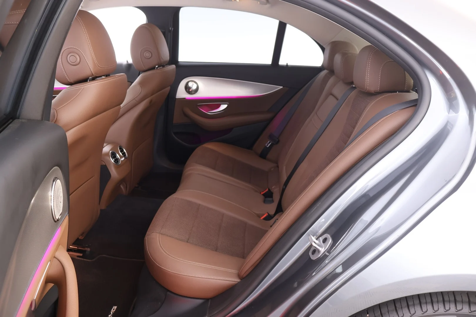 Car Image - 1MWZPlmbHa6sL9YYsFZiLj