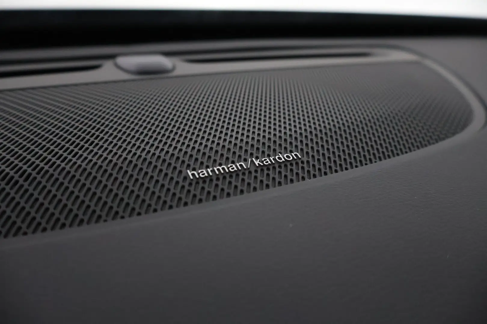 Car Image - 3tNxV0jiomKrE6qTfGiJLz