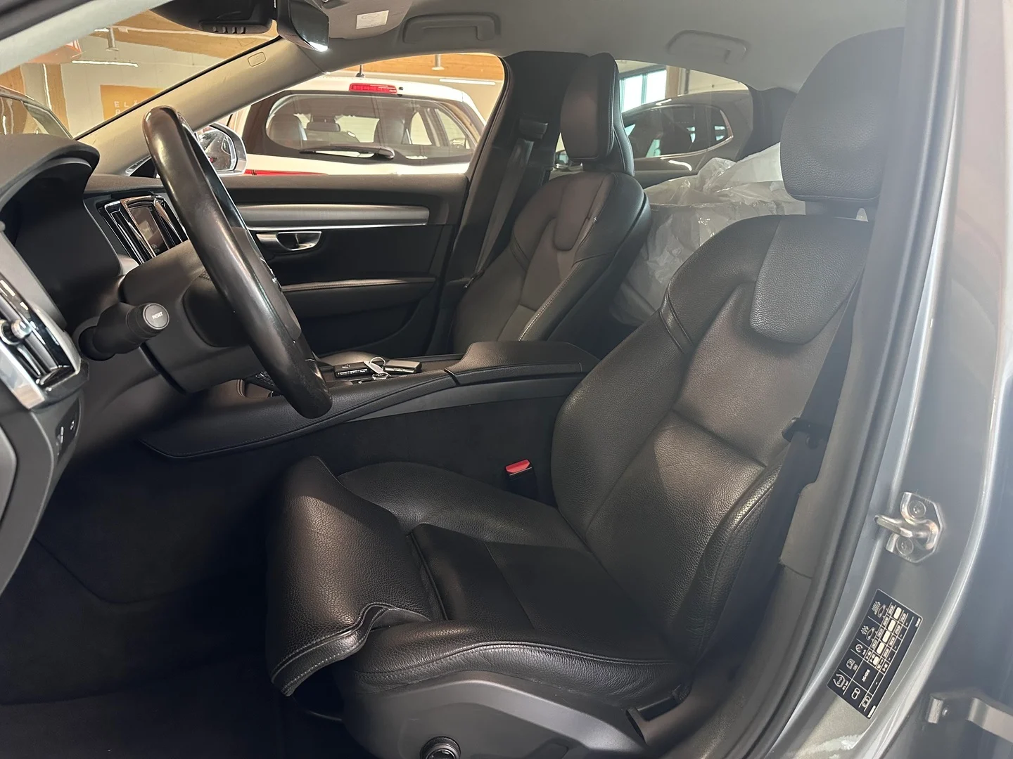 Car Image - 2KgWMmuFHb1NQnGS5pizda