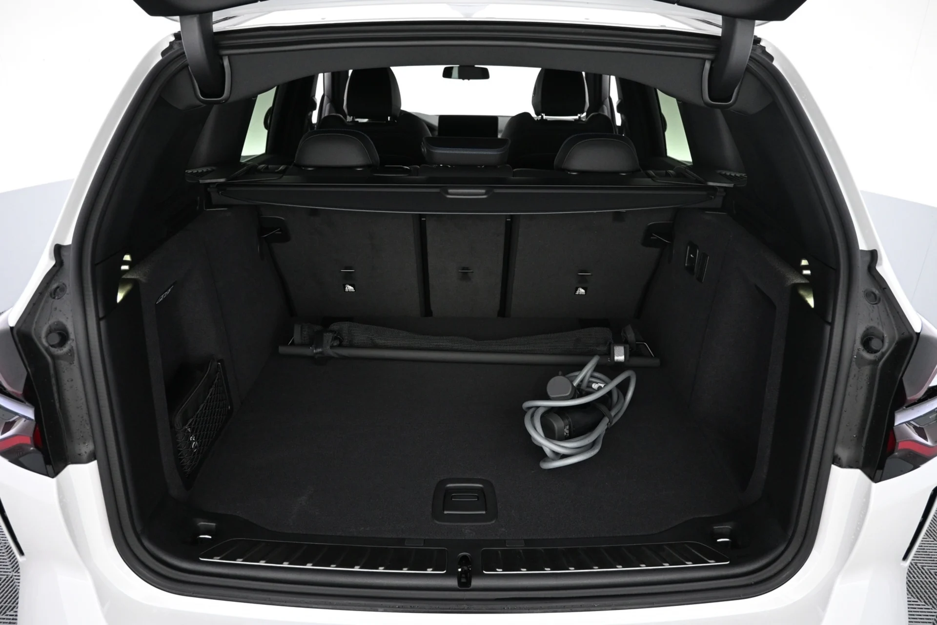 Car Image - 5Y6mhNcFjUHr9Ig45UNBfc