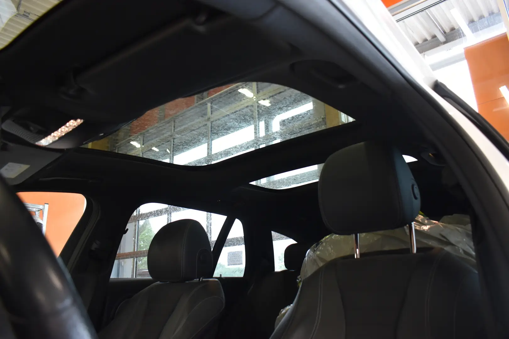 Car Image - 41R3Whn6GnzOTg6iBYbnC9