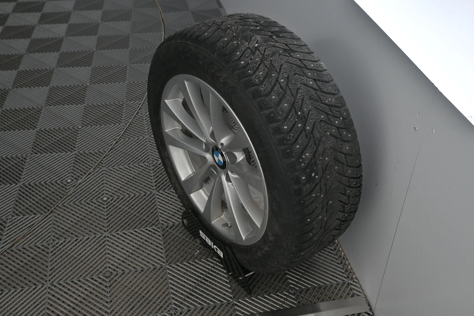 Car Image - 7b8YInhflrW61MMnq5zoPP