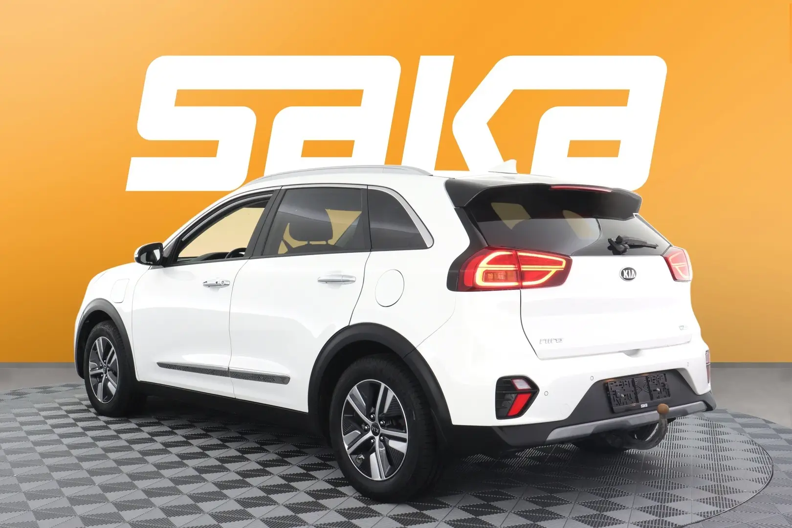 Car Image - 4xc4gDaNq6b3kqjcHMx2Ii