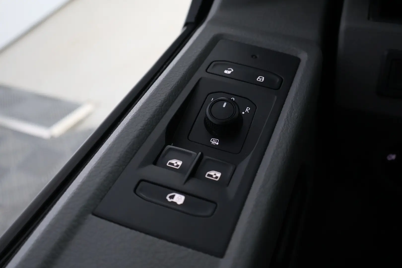 Car Image - 3mO0E0vQLAfSavE4qrhZWd